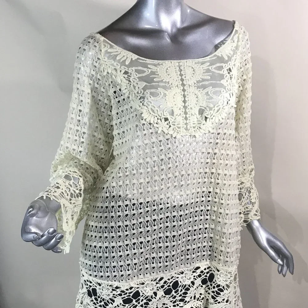 Umgee Women's Medium Open Knit Tunic Top Creamy Beige Off White Lace Detail Bell